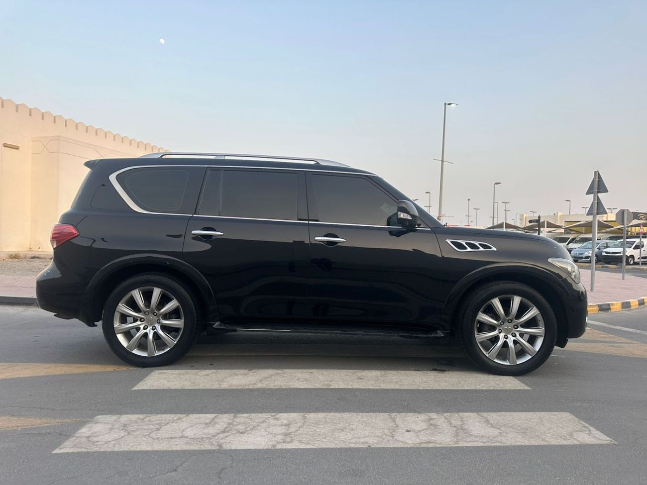 إنفينيتي QX56 Luxury 5.6L