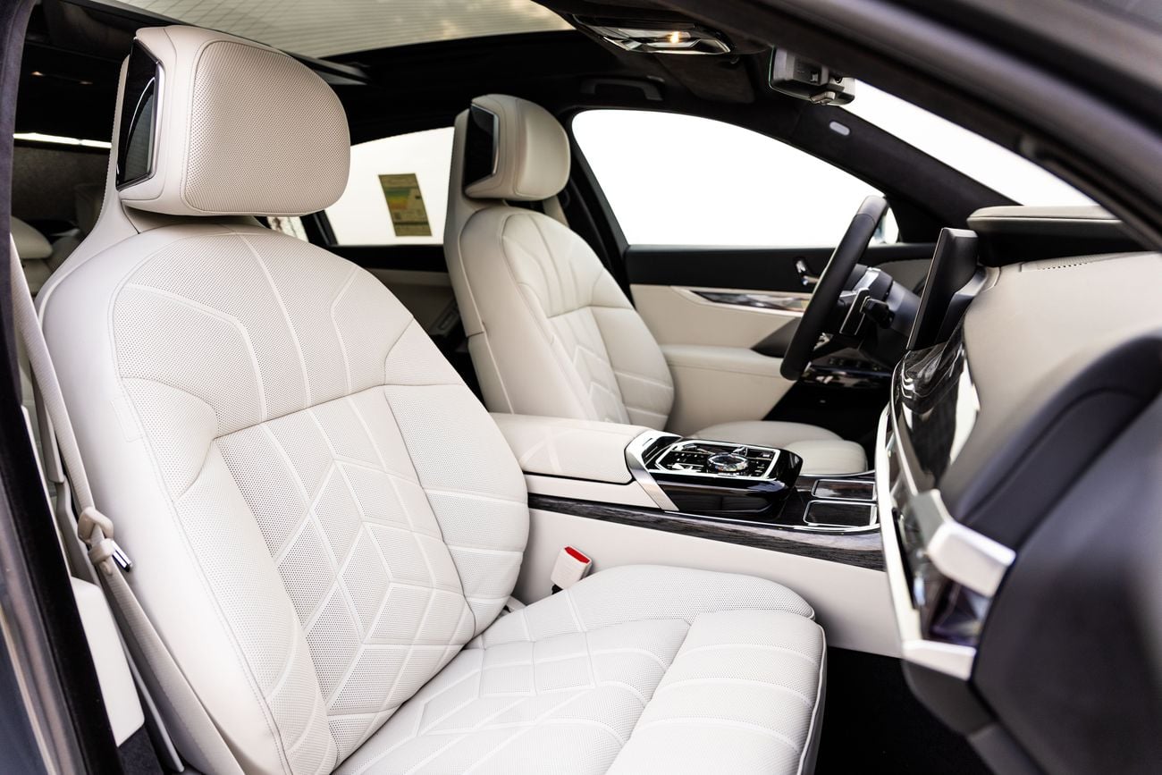 BMW 740i BMW 740i M Sport Individual – 2026 | GCC | Only 2,050 KM | 2 Years Warranty | AED 449,000