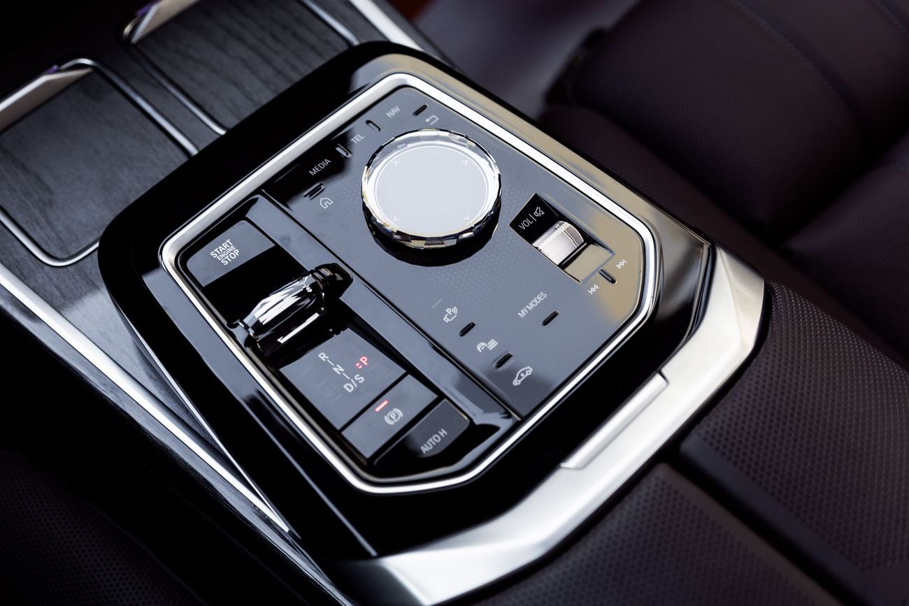 BMW 735i BMW 735i Excellence – 2026 | GCC | 2 YEARS WARRANTY | Only 2,050 KM | AED 369,000