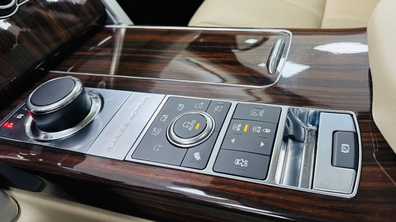 Land Rover Range Rover GCC .. Original Paint .. HSE .. FSH .. Perfect Condition .. V8 .