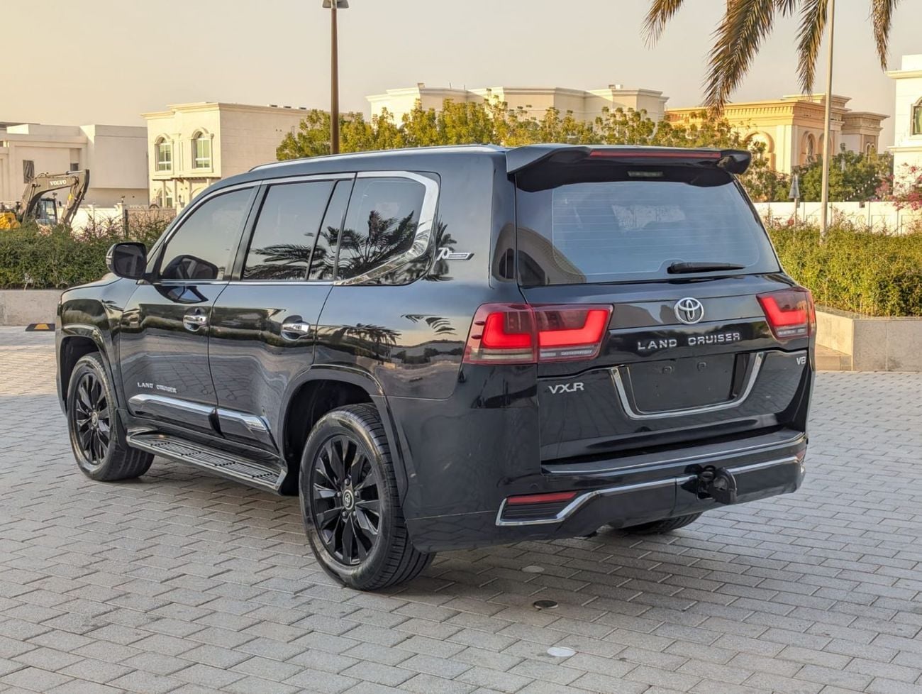 تويوتا لاند كروزر VXR TOP