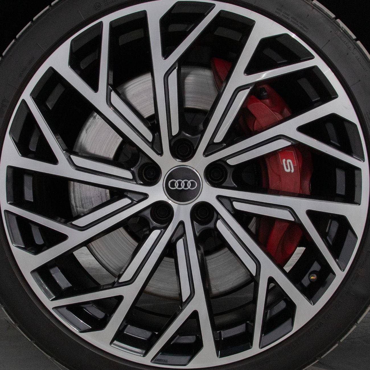 أودي S8 Black Edition