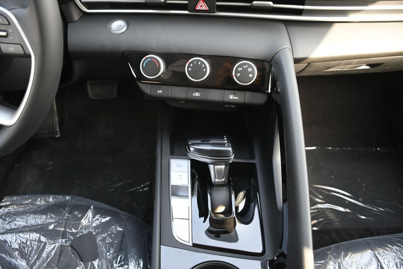 Hyundai Elantra 2025 Hyundai Elantra 1.5L Automatic (Ready Stock)