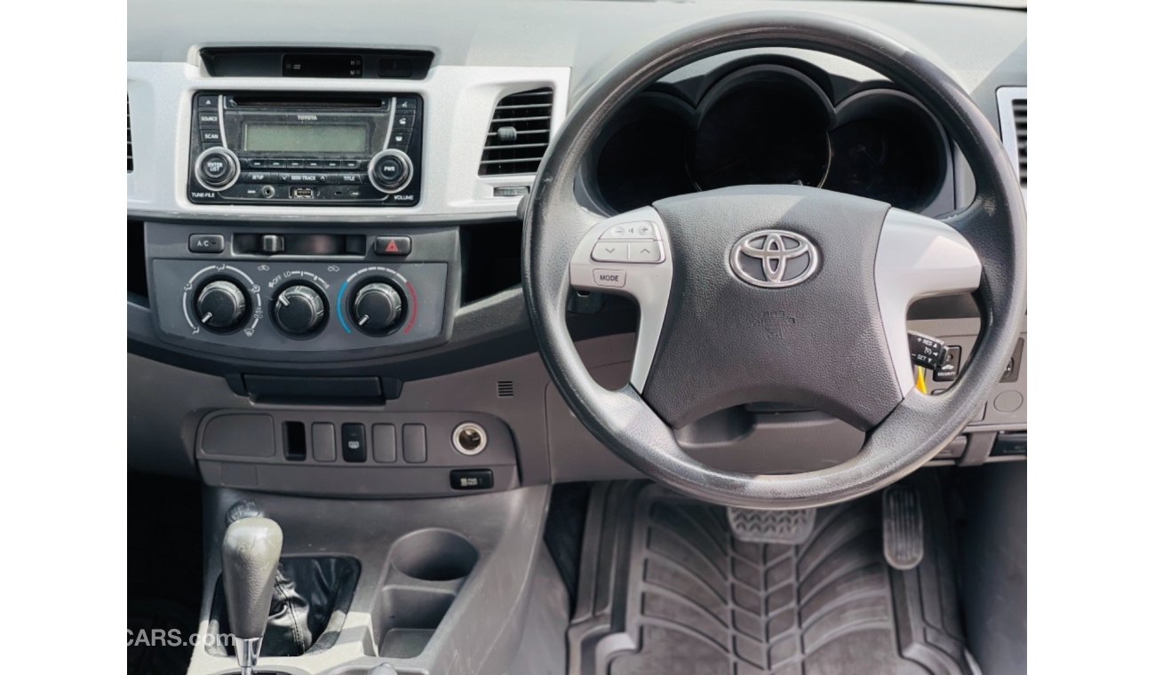 تويوتا هيلوكس Toyota Hilux Diesel engine 3.0 gray color car very clean and good condition