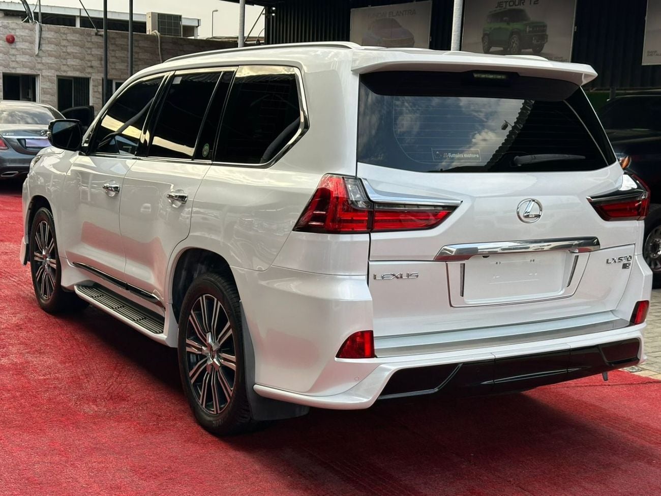 Lexus LX 570 Sport 5.7L