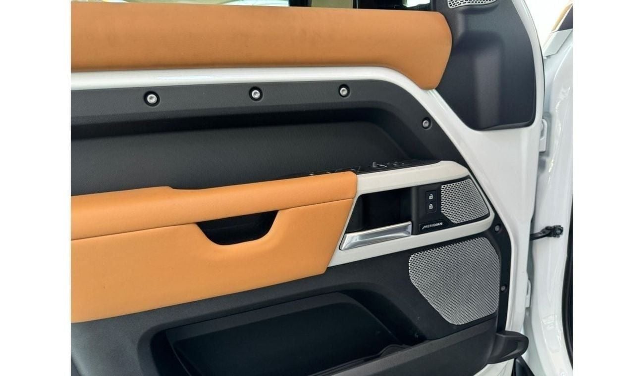 لاند روفر ديفندر 2023 Land Rover Defender 130-P400- X Dynamic 3.0L