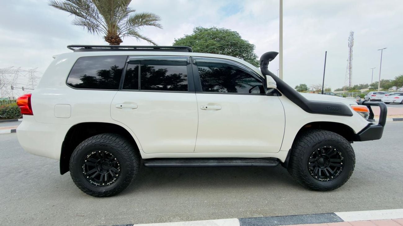 تويوتا لاند كروزر -