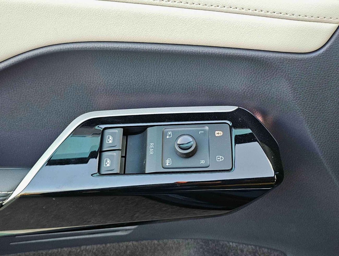 فولكس واجن ID.6 CROZZ PRO | 360* CAMERA | HEAD UP DISPLAY | CODE # 68095