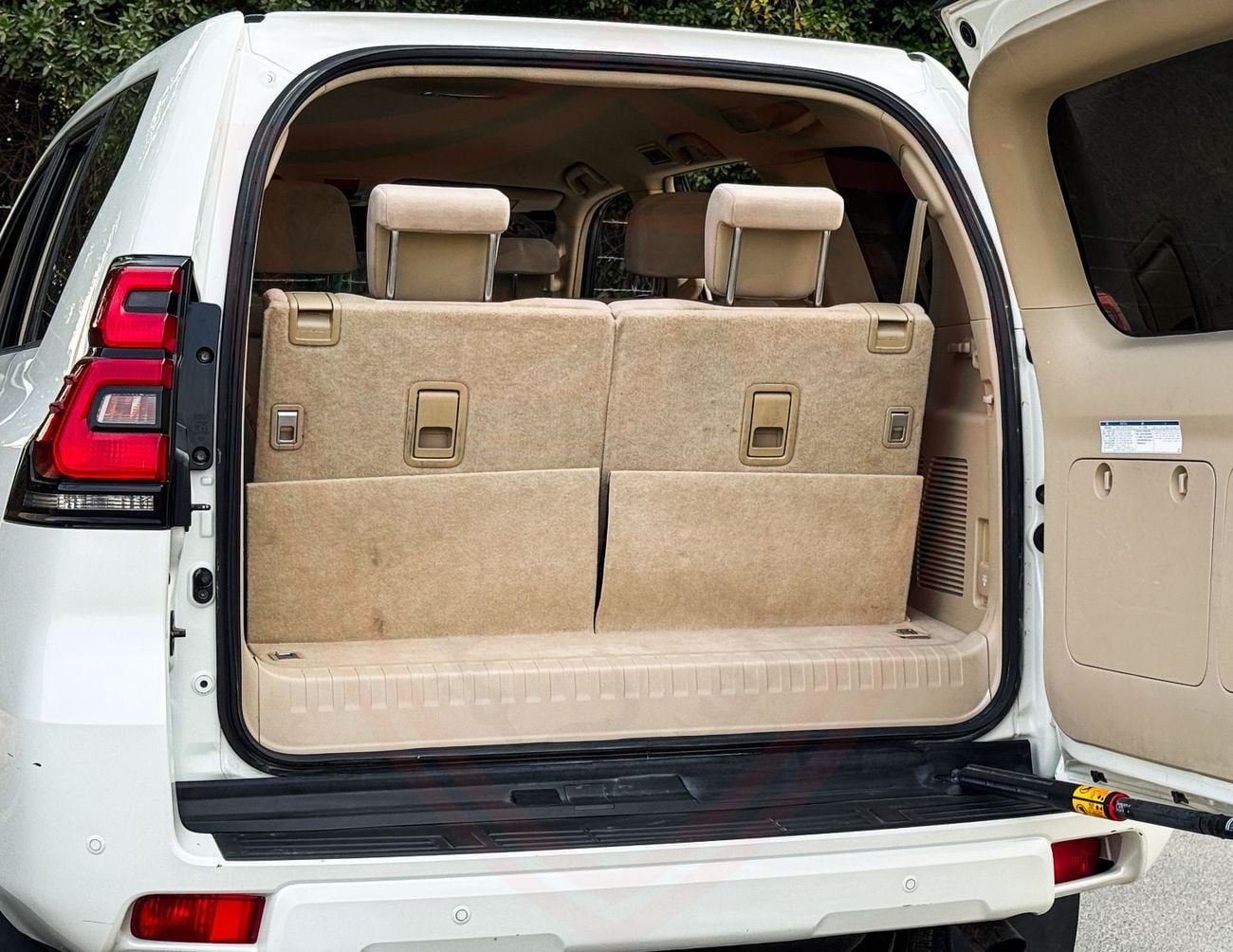 Toyota Prado EXR 4.0L 4WD Toyota Prado | 4.0 L | 2019 | GCC | Accident-Free | In Excellent Condition | 2192 P.M