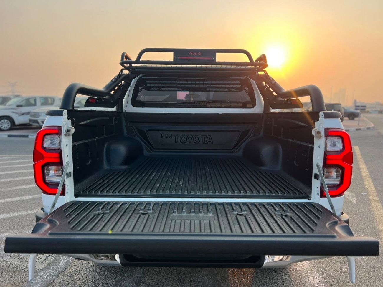 Toyota Hilux  2022 Toyota Hilux GR Sport - 2.7L V4 - Rear Camera - Push Start - Full Automatic Patrol - 4x4 AWD -