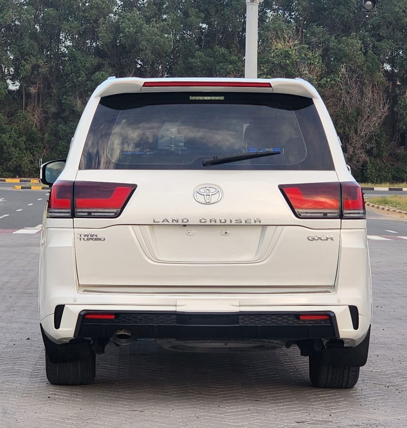 Toyota Land Cruiser GXR+ 4.6L GXR V8 MODEL 2018 UPGRARE 2024