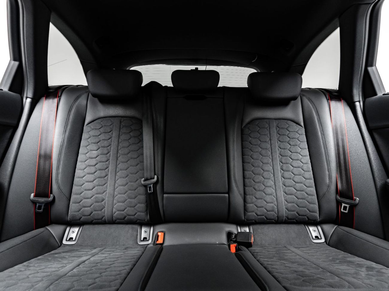 أودي RS4 2024 Audi RS4, 2027 Audi Warranty + 2029 Audi Service Contract, Carbon Bucket Seats, Low KMs, GCC