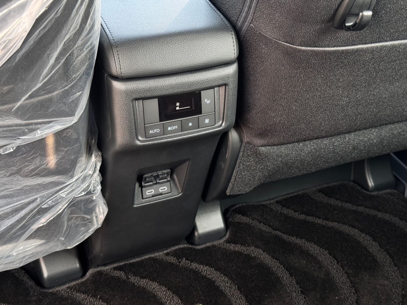 تويوتا إينوفا 2.0L HyCross 8S Hybrid