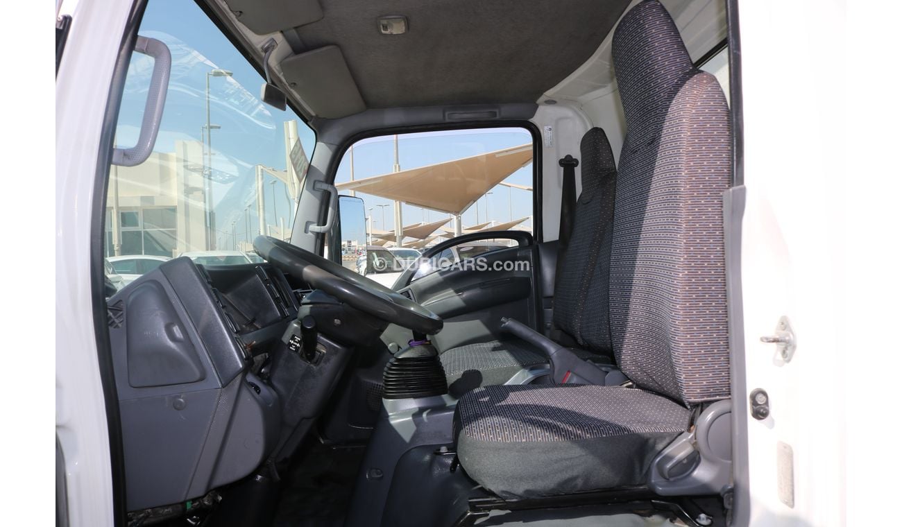 Isuzu NPR CHILLER TRUCK WITH INSULATED BOX WITH GCC SPECS 2015