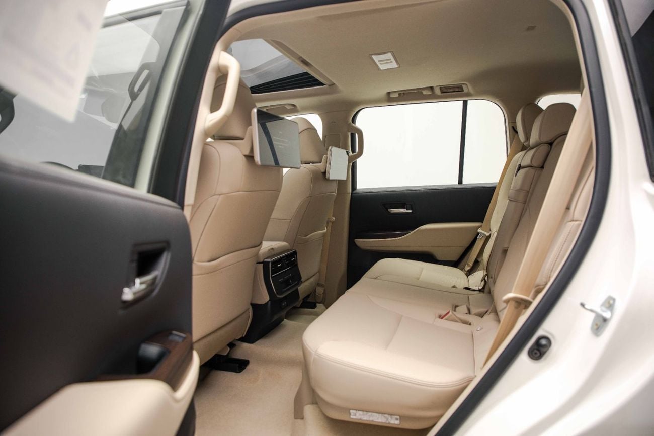 تويوتا لاند كروزر GXR 3.5L - White Inside Beige | Export Only