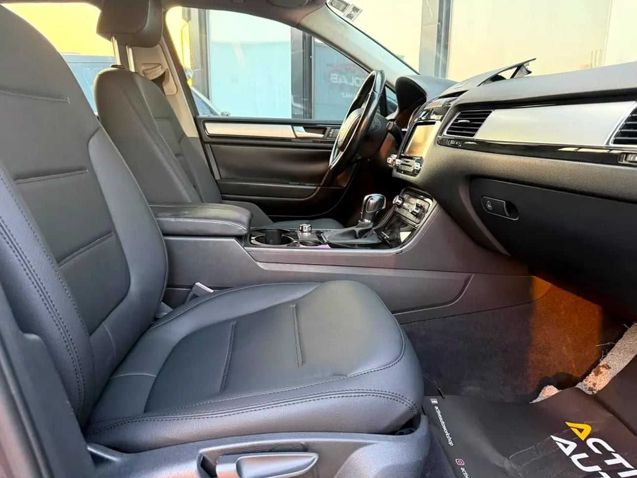Volkswagen Touareg Pristine Highline | GCC Specs | Low Mileage