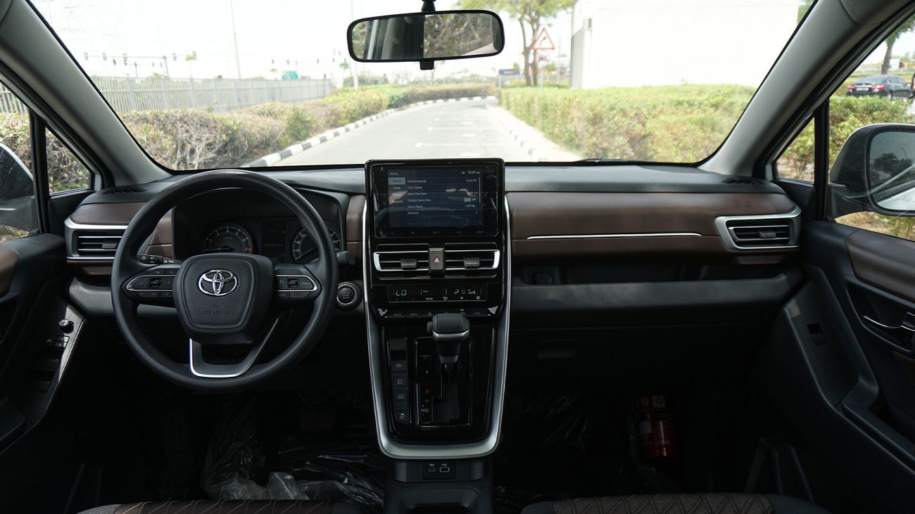 Toyota Innova 2024, PETROL 2.0L 0KM, GCC SPEC, 8-SEATERS, EXPORT PRICE