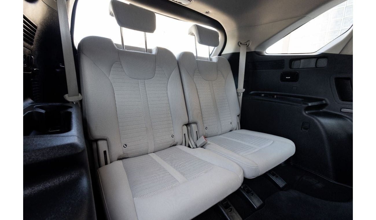 Kia Sorento Base 2.4L FWD Kia Sorento 2023 GCC under Agency Warranty with Flexible Down-Payment.