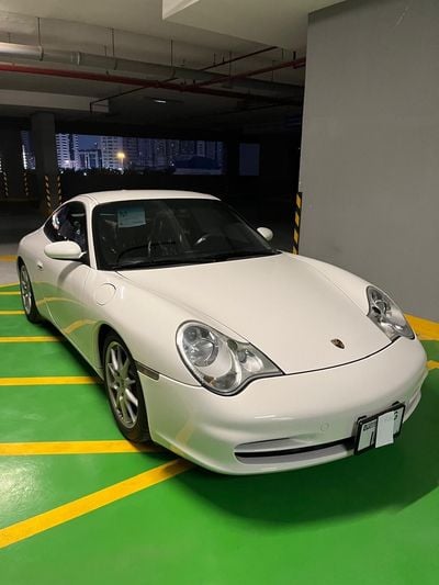 Porsche 911 CARRERA