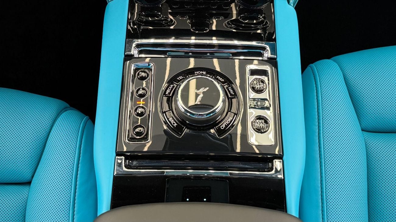 رولز رويس كولينان Rolls Royce Cullinan - Silver Badge - 2026