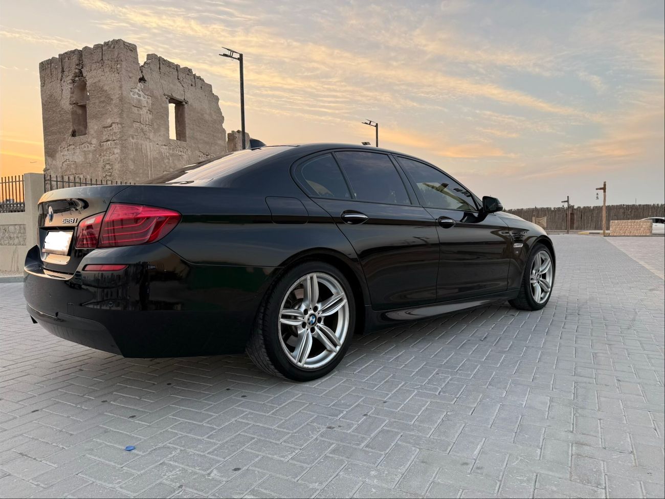BMW 528i