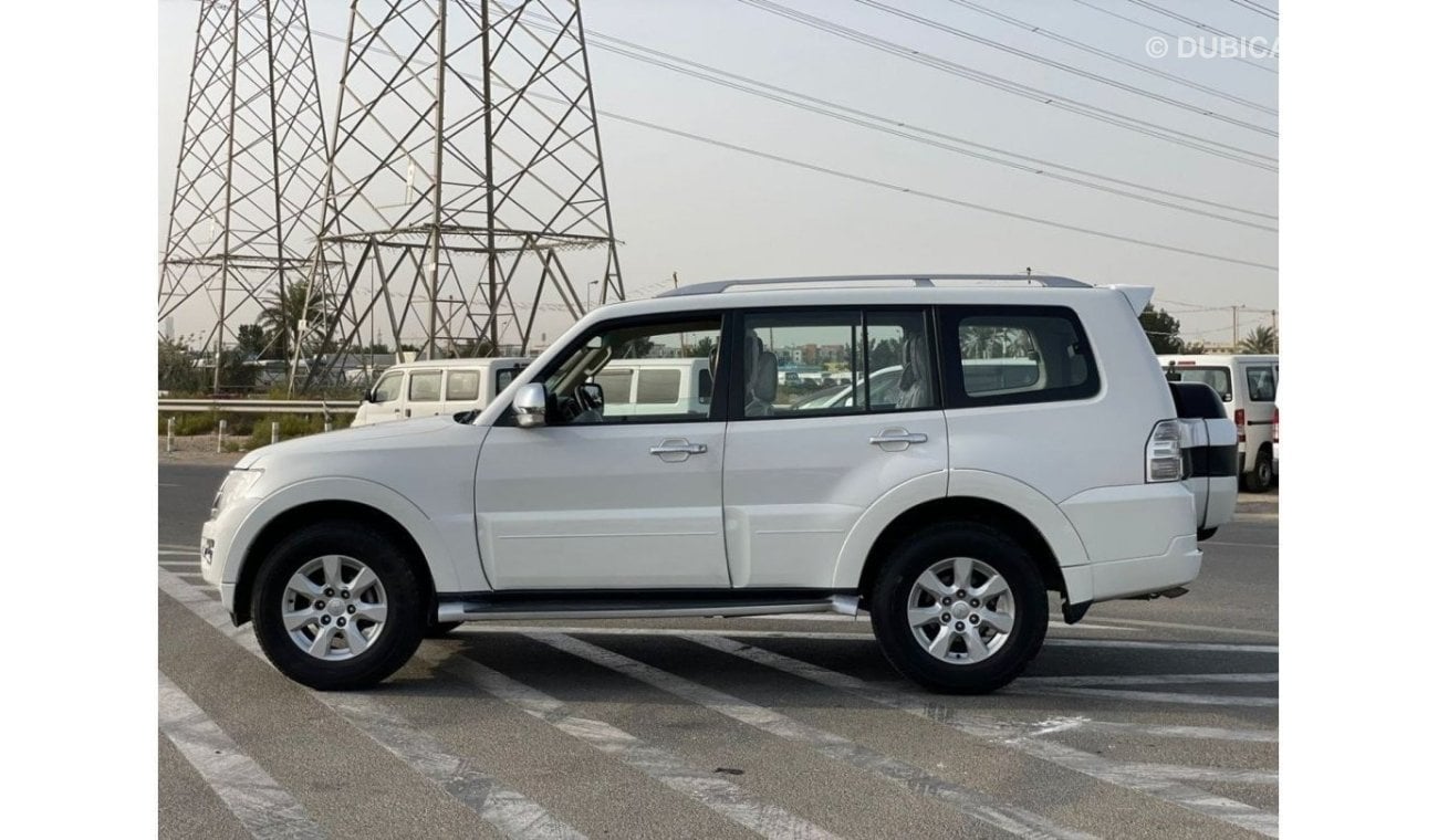 ميتسوبيشي باجيرو 2016 Mitsubishi Pajero 4x4 GLS MidOption / 100% Accident free