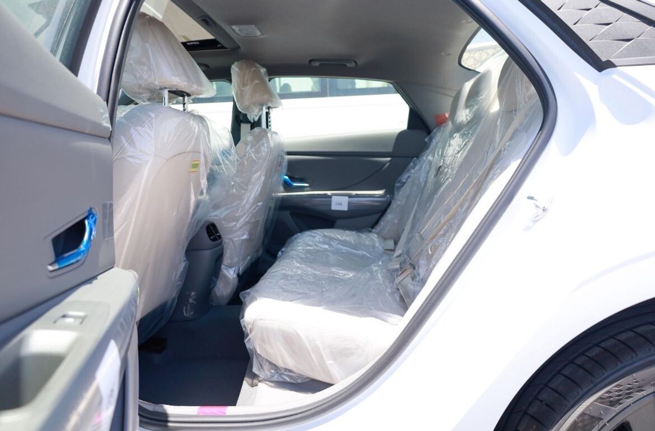 Hyundai Elantra LUXURY / SUNROOF / 1.6L PETROL