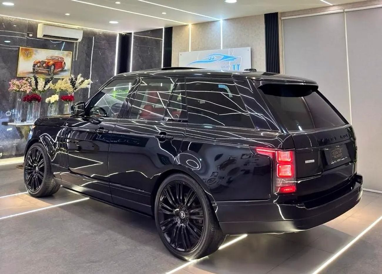 Land Rover Range Rover AUTOBIOGRAPHY SUPERCHARGED VOGUE V8 || GCC II FULLY LOADED || GIVEN WARRANTY || RED INTERIOR
