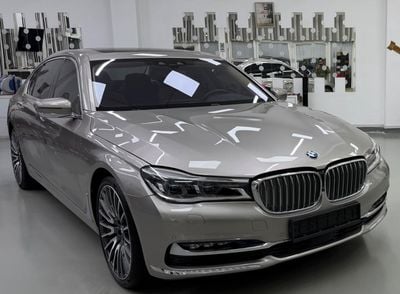 BMW 750Li XDRIVE LUXURY EXECUTIVE GCC .. FSH .. Perfect Condition .. Top Range .. Low Milegea