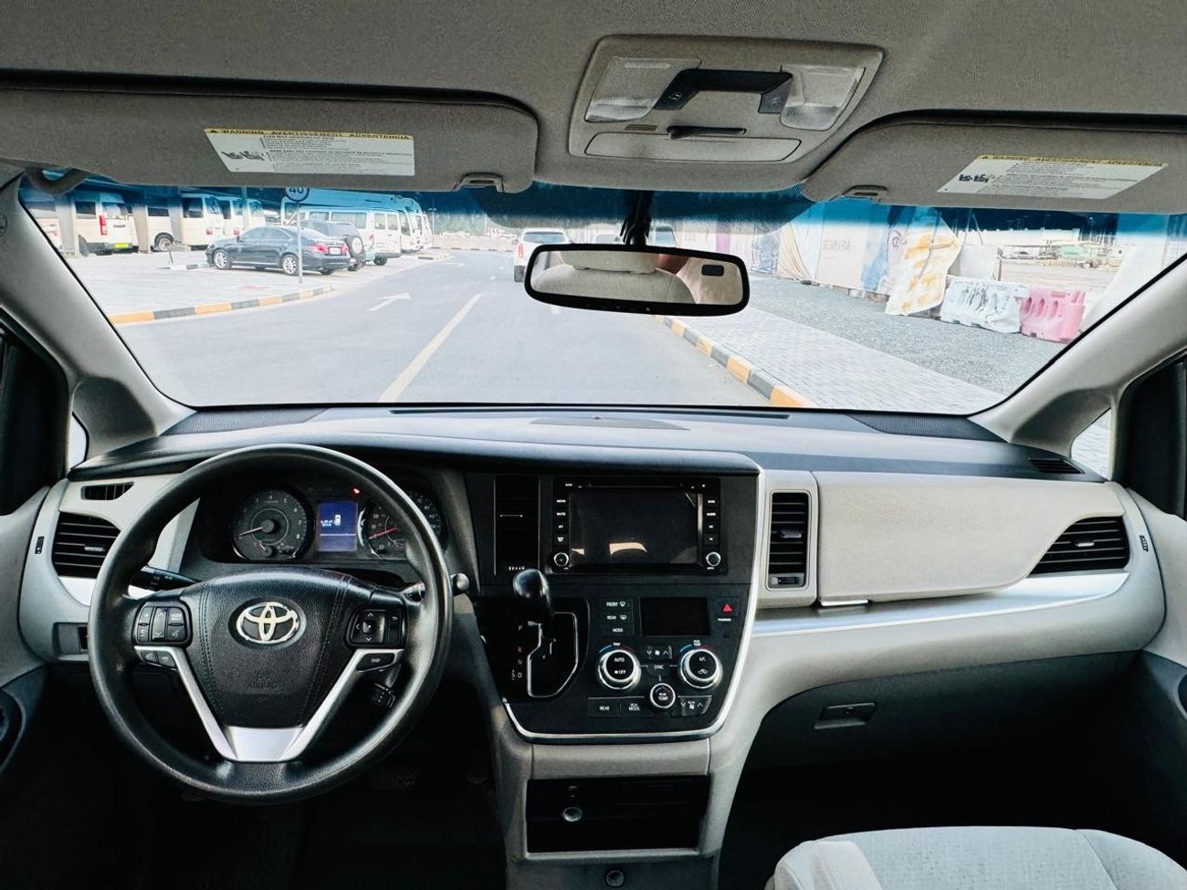 تويوتا سيينا LE