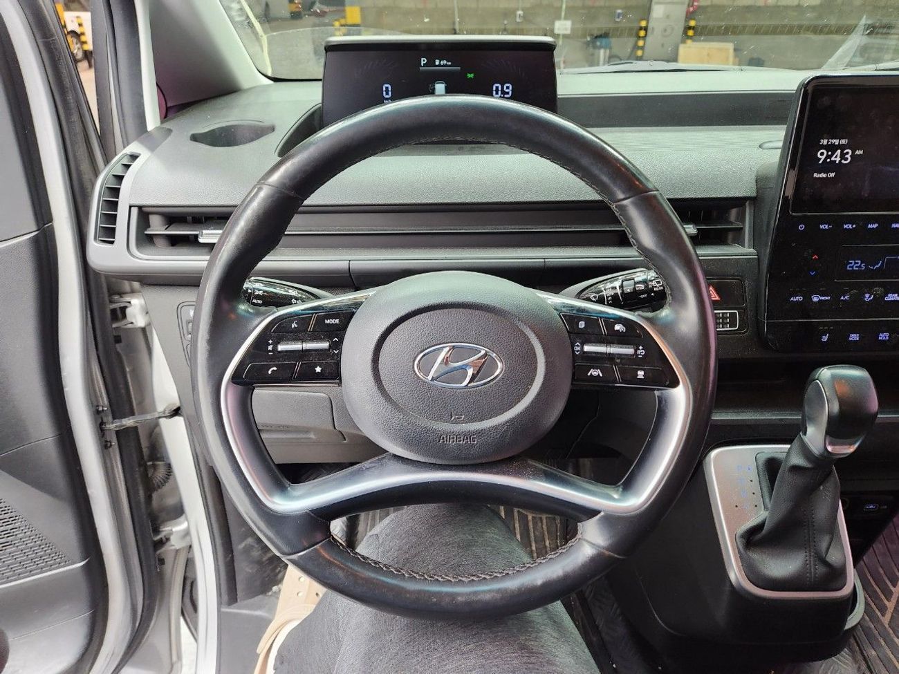 Hyundai Staria 2022 HYUNDAI STARIA (D) 2.2 Tourer 9seat Modern