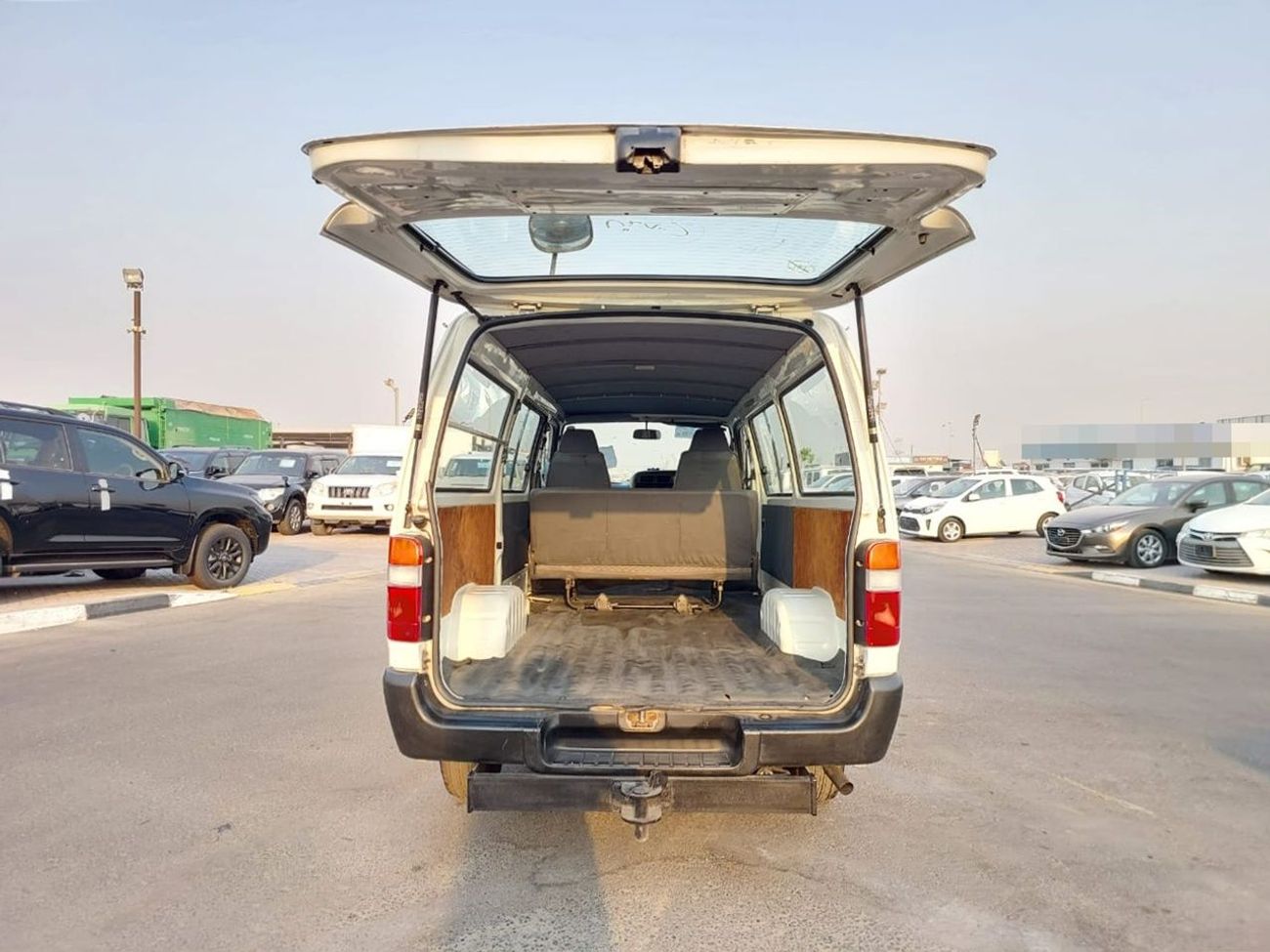 Toyota Hiace TOYOTA HIACE VAN RHD 2002 MODEL 2.0 L PETROL MANUAL(PM07906)