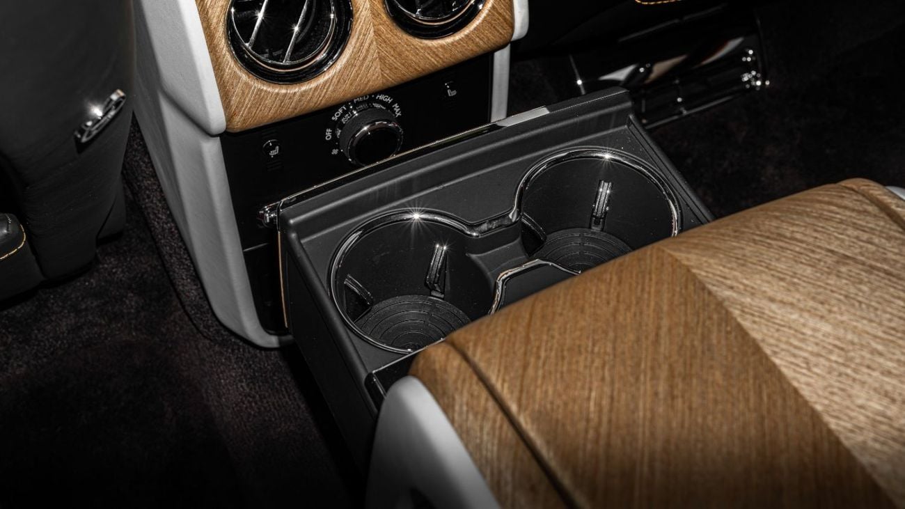 Rolls Royce Cullinan STD 2023 GCC 4 SEATS VIP DEALER WARRANTY AND SERVICES