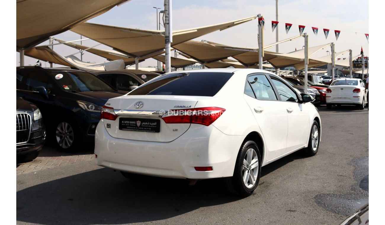 تويوتا كورولا SE خليجي - خالية من الحوادث - مكينة 1600 سي سي - الاحتفال ال 60 لتويوتا - بحالة ممتازة من الداخل وال