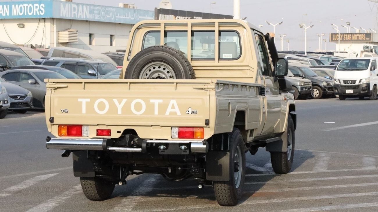 تويوتا لاند كروزر بيك آب V Std 4.0L Single Cab Utility 4WD