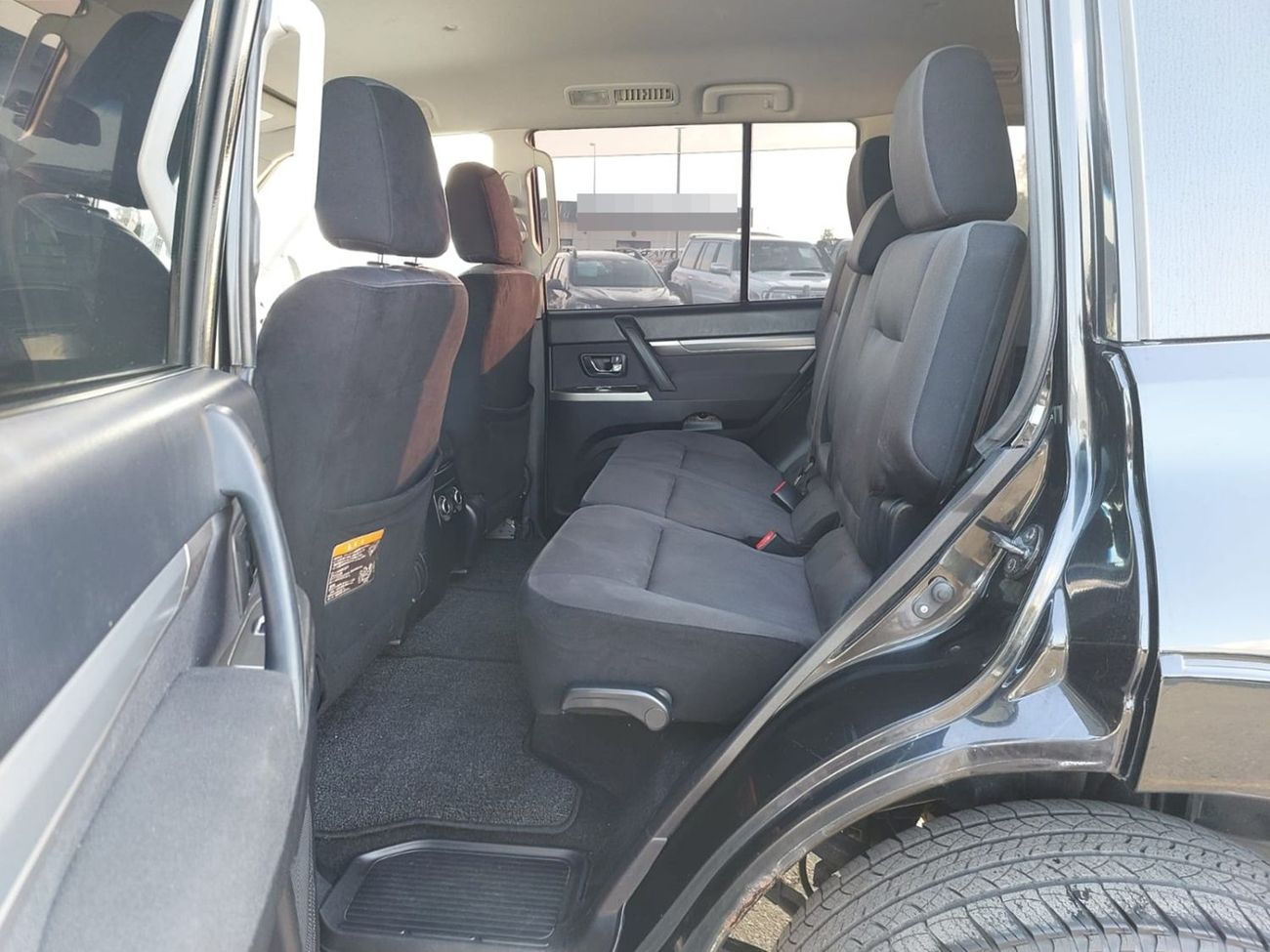 ميتسوبيشي باجيرو MITSUBISHI PAJERO SUV RHD 2012 MODEL 3.2 L DIESEL AUTOMATIC(PM01286)