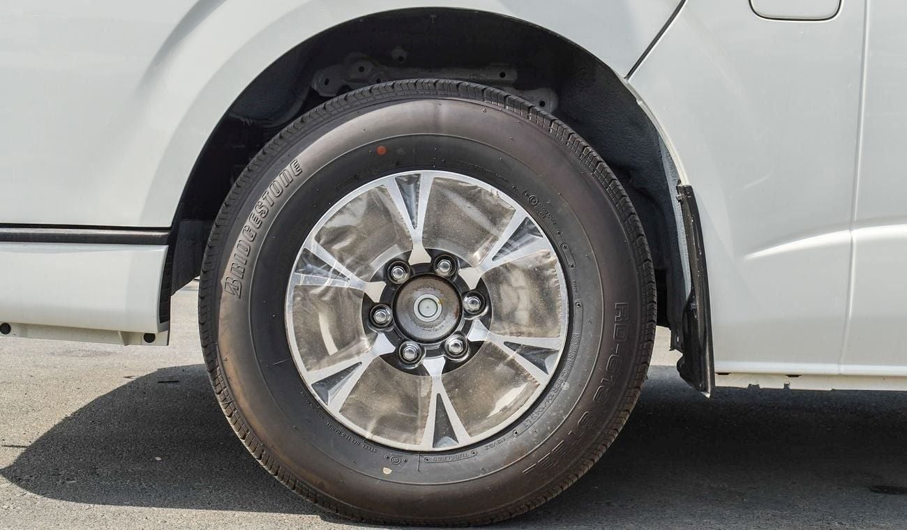 Toyota Hiace DLS -High Roof Commuter 2.8L M/T DLS -High Roof Commuter 2.5L M/T