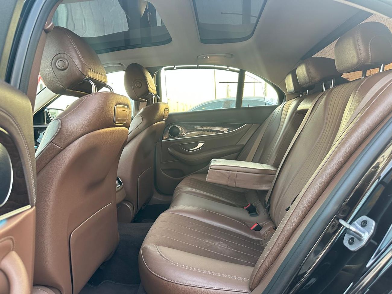 مرسيدس بنز E200 Mercedes E200_GCC_2019_Excellent Condition _Full option