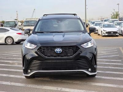 Toyota Highlander 2.5L hybrid XLE Full option Sunroof , Push button and original leather seats