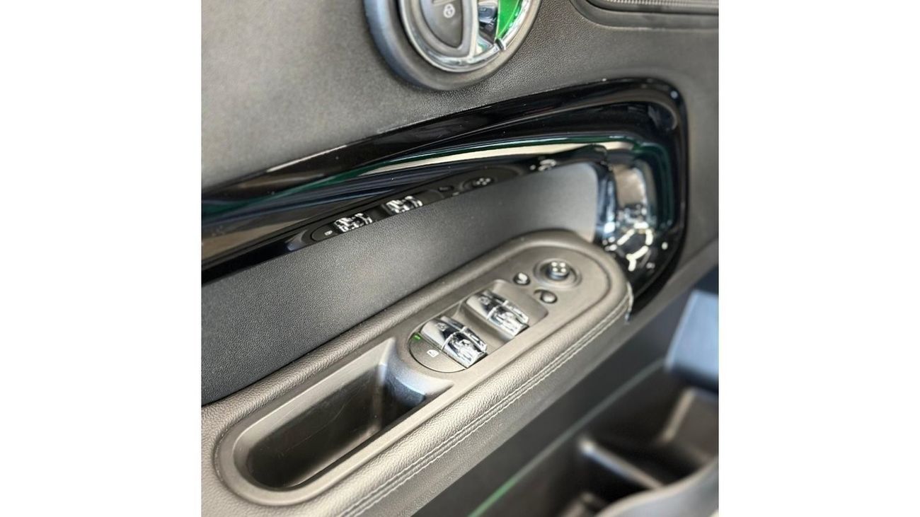 Mini Cooper Countryman Cooper AED 1,303 pm • 0% Downpayment • Countryman • Agency Warranty & Service 2025