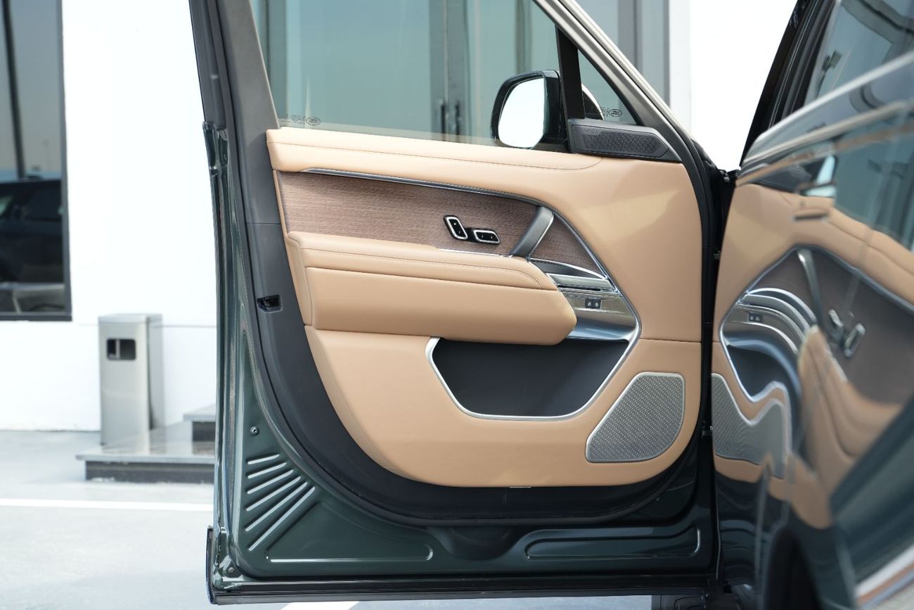 Land Rover Range Rover Autobiography P530 4.4L V8 Belgravia Green - Tan 2026 MY Export Only