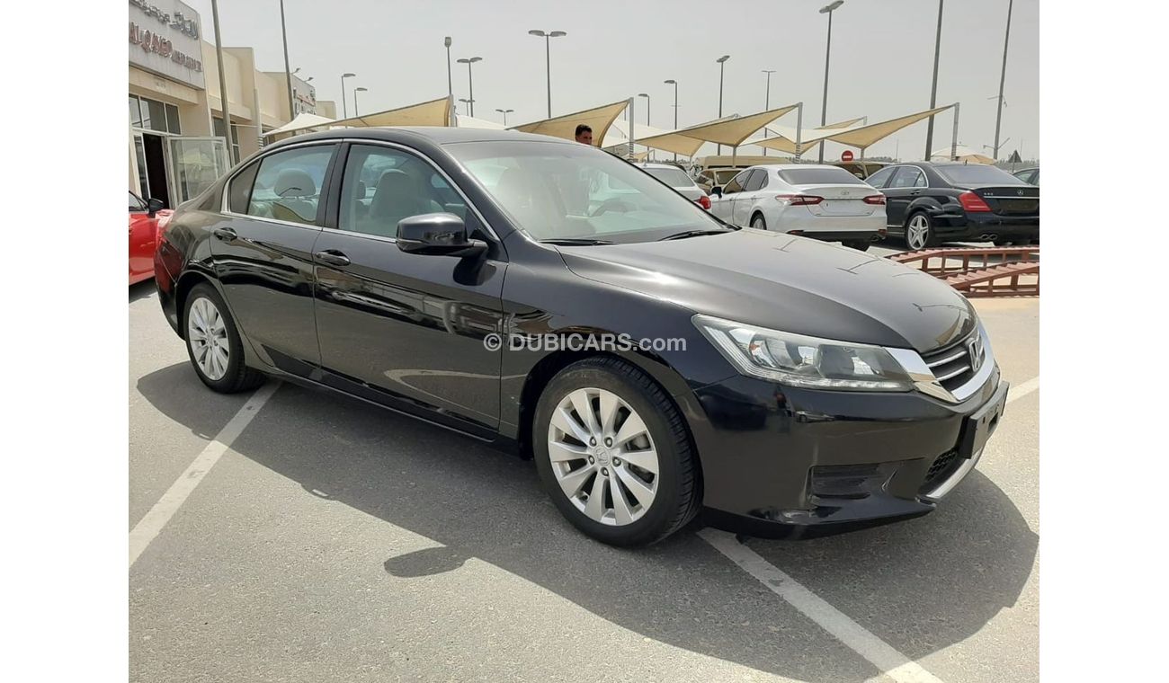 هوندا أكورد سياره نظيفه جدا بحاله ممتازه بدون حوادث