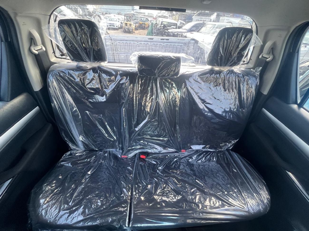 تويوتا هيلوكس TOYOTA HILUX PICKUP DIESEL 2.8 LITER YEAR 2020 SILVER COLOR