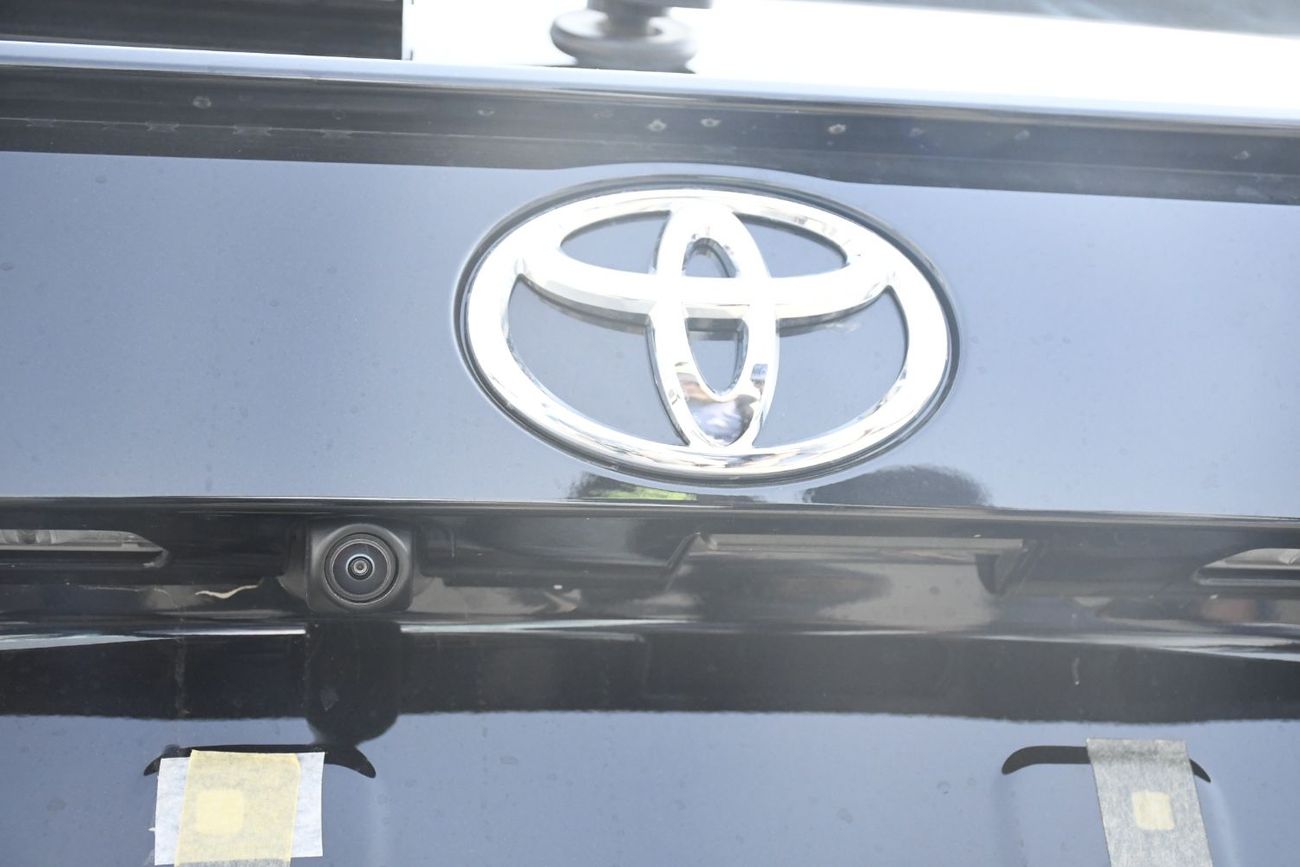 تويوتا راف ٤ 2.5L Adventure With Rader 4WD Petrol Full Option GCC Saudi ( Ready Stock)