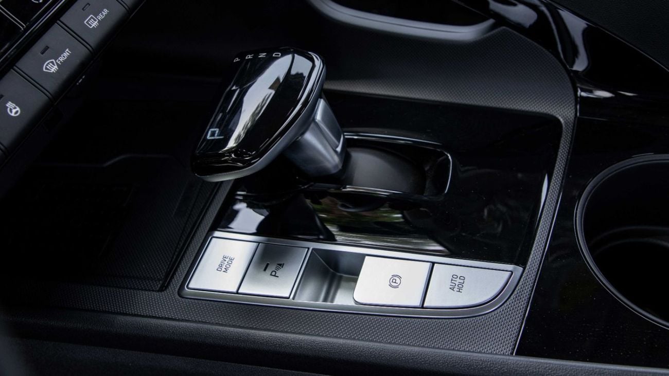 هيونداي إلانترا 1.5L Premium | 2025 | For Local Registration +10%