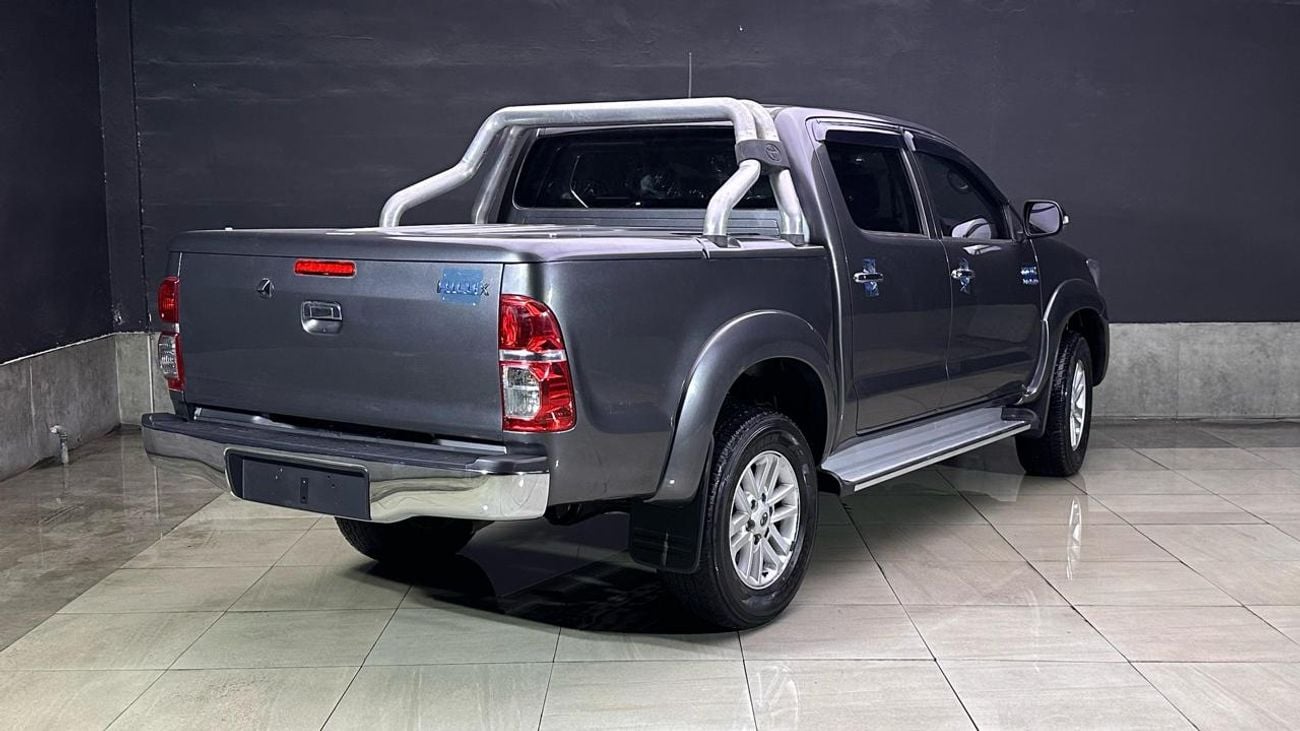 Toyota Hilux diesel 3.0 liter ,right hand drive ,auto transmission ,only for export available
