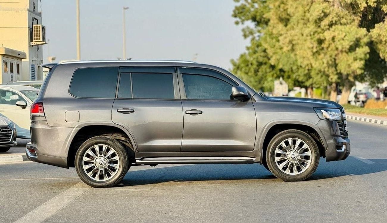 Toyota Land Cruiser MODIFIED TO LC300 MODEL | PUSH START | SUNROOF | AT | 4.5L | POWER SEATS
