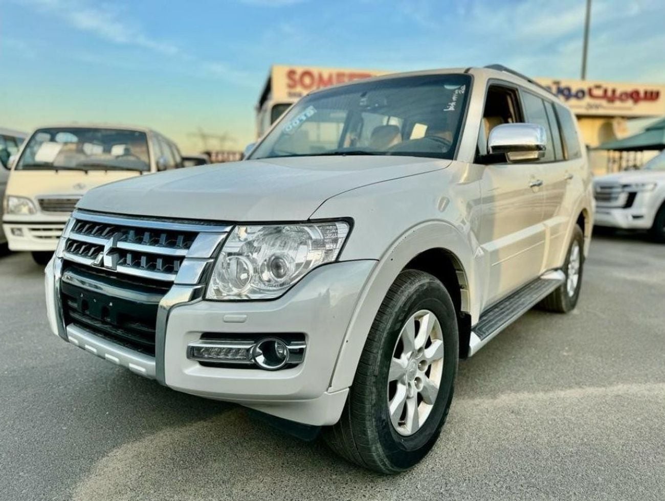 Mitsubishi Pajero GLS Base 3.5L (5 Seater)