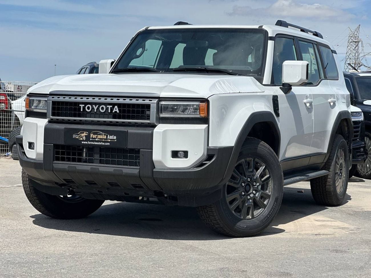 Toyota Prado 2.4L Turbo PTR A/T // 2025 // STD with Cool Box , Sunroof , DVD&Back Camera // Special Offer // By F