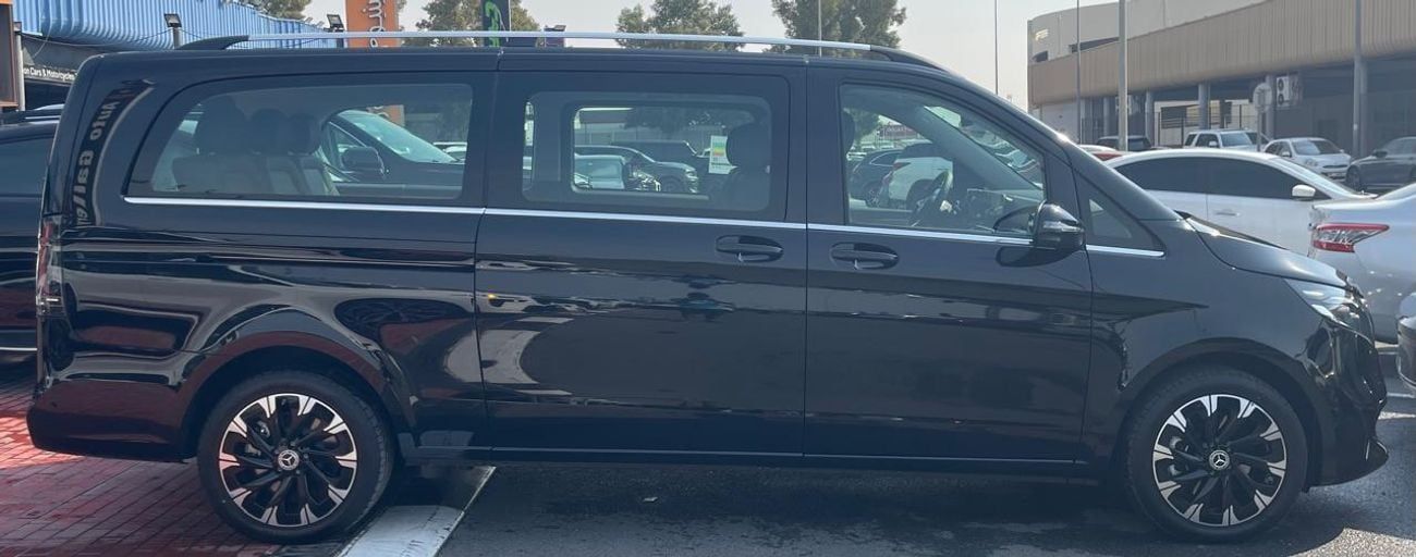 Mercedes Benz V300 Avantgarde Under Agency Warranty 2026 GCC